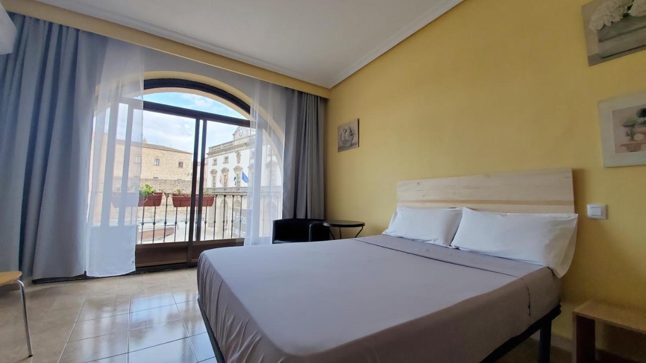 Hostal Martes Caceres Plaza Mayor - Tercer Piso Sin Ascensor Exterior photo